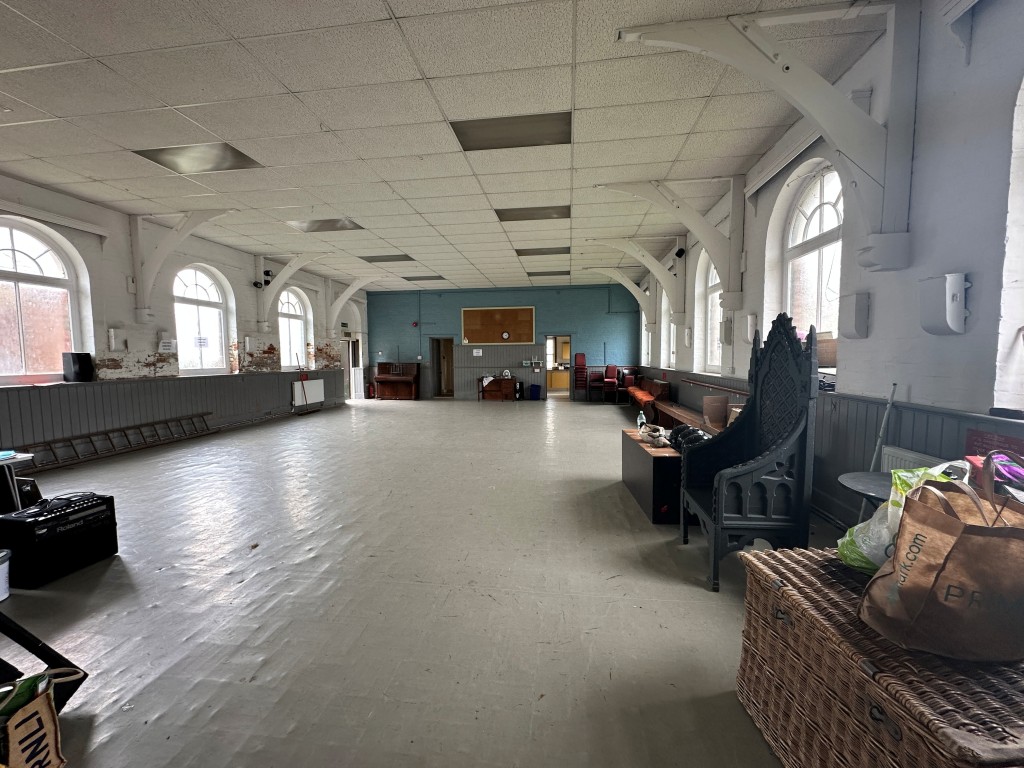Lot: 24 - TWO DETACHED BUILDINGS WITH POTENTIAL - Main hall towards kitchen